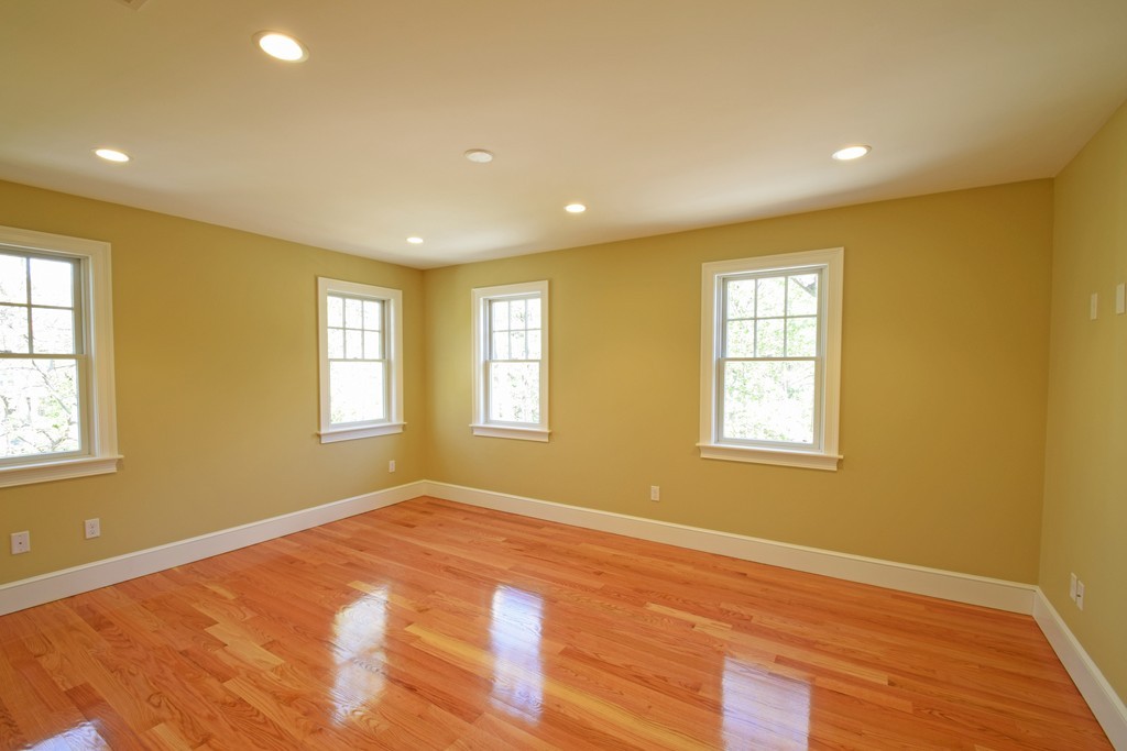 25 Elmore Road Hingham, MA 02043 - Photo 6 of 10 Gallery Image 6