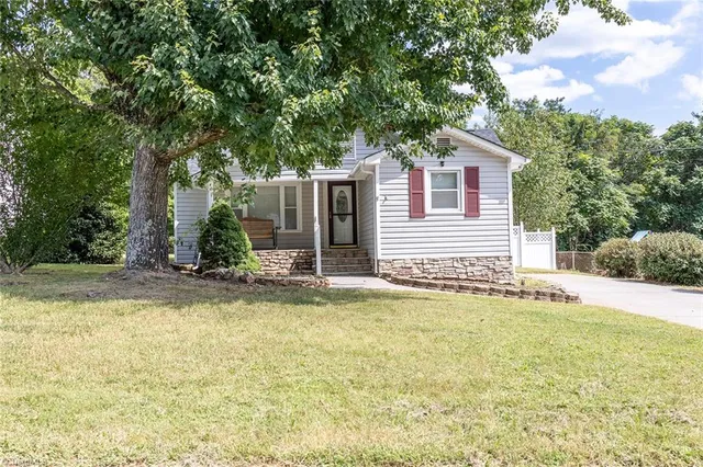 $229,000 | 401 North 3rd Avenue, Mayodan, NC 27027