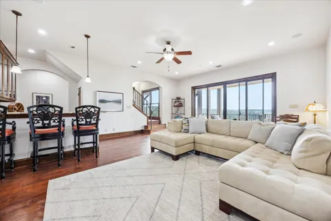 $2,095,000 | 709 Angel Light Drive, Spicewood, TX 78669