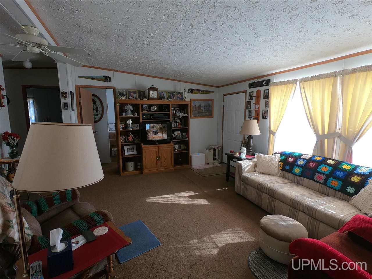4243 M Road Escanaba, MI 49829 - Photo 9 of 15 Gallery Image 9