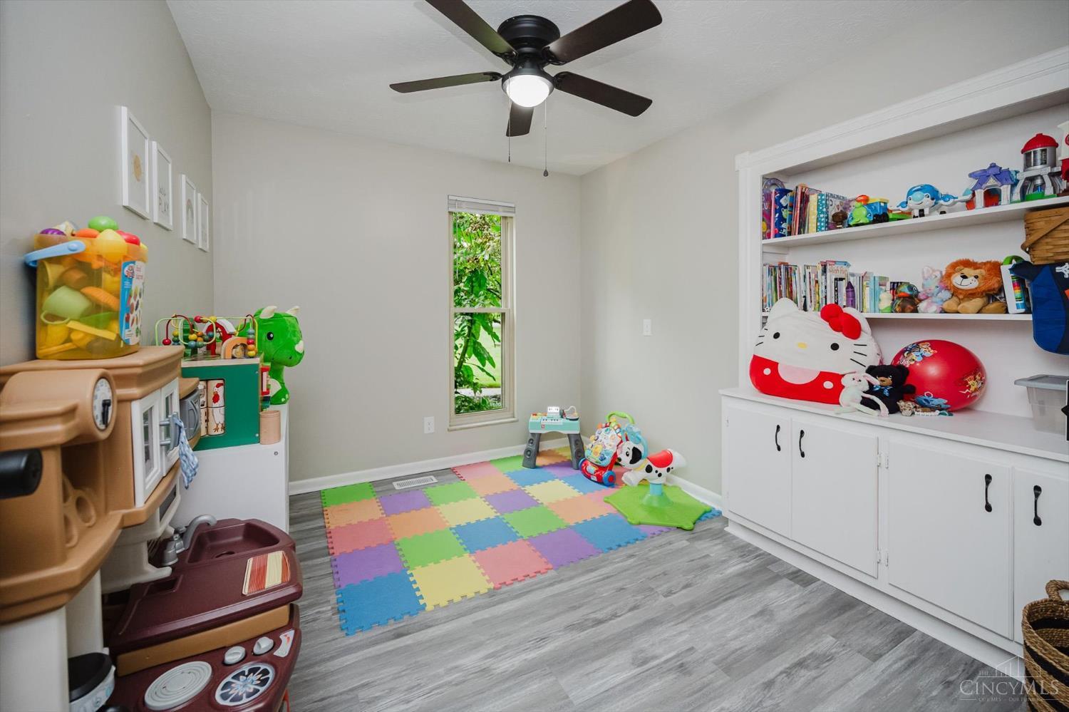 4421 Springdale Road Cincinnati, OH 45251 - Photo 15 of 40 Gallery Image 15