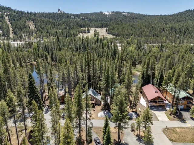 $695,000 | 50689 Conifer Drive, Soda Springs, CA 95728