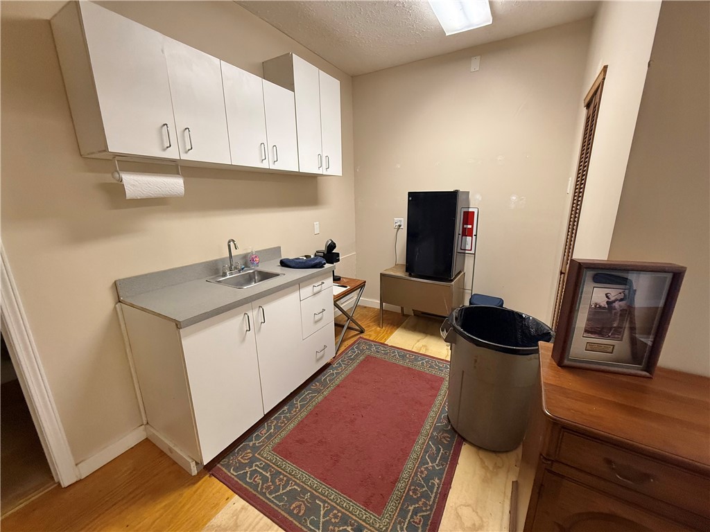 468 Salt Road Webster, NY 14580 - Photo 17 of 27 Gallery Image 17