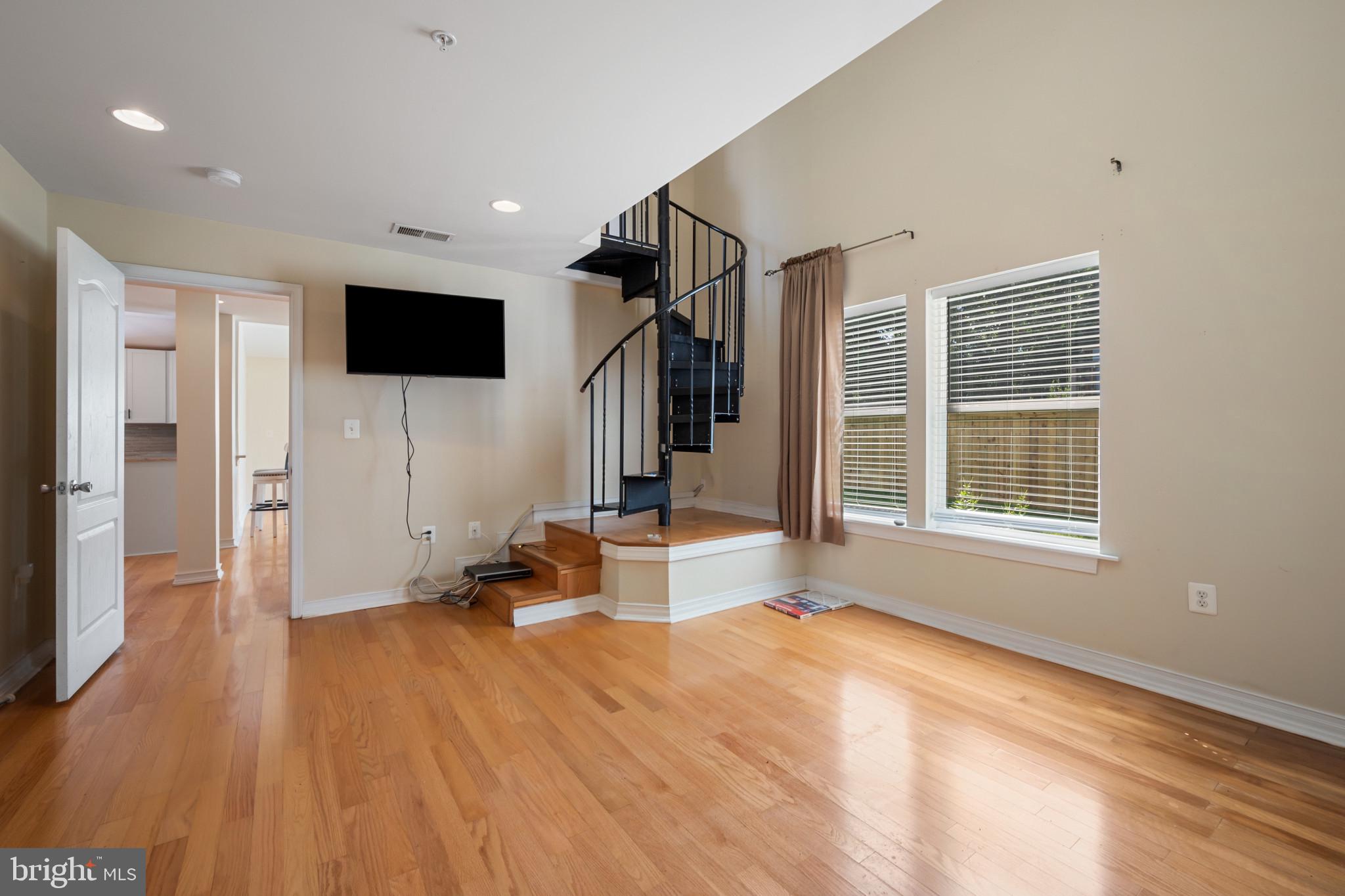 5518 Lanham Station Road Lanham, MD 20706 - Photo 14 of 30 Family Room