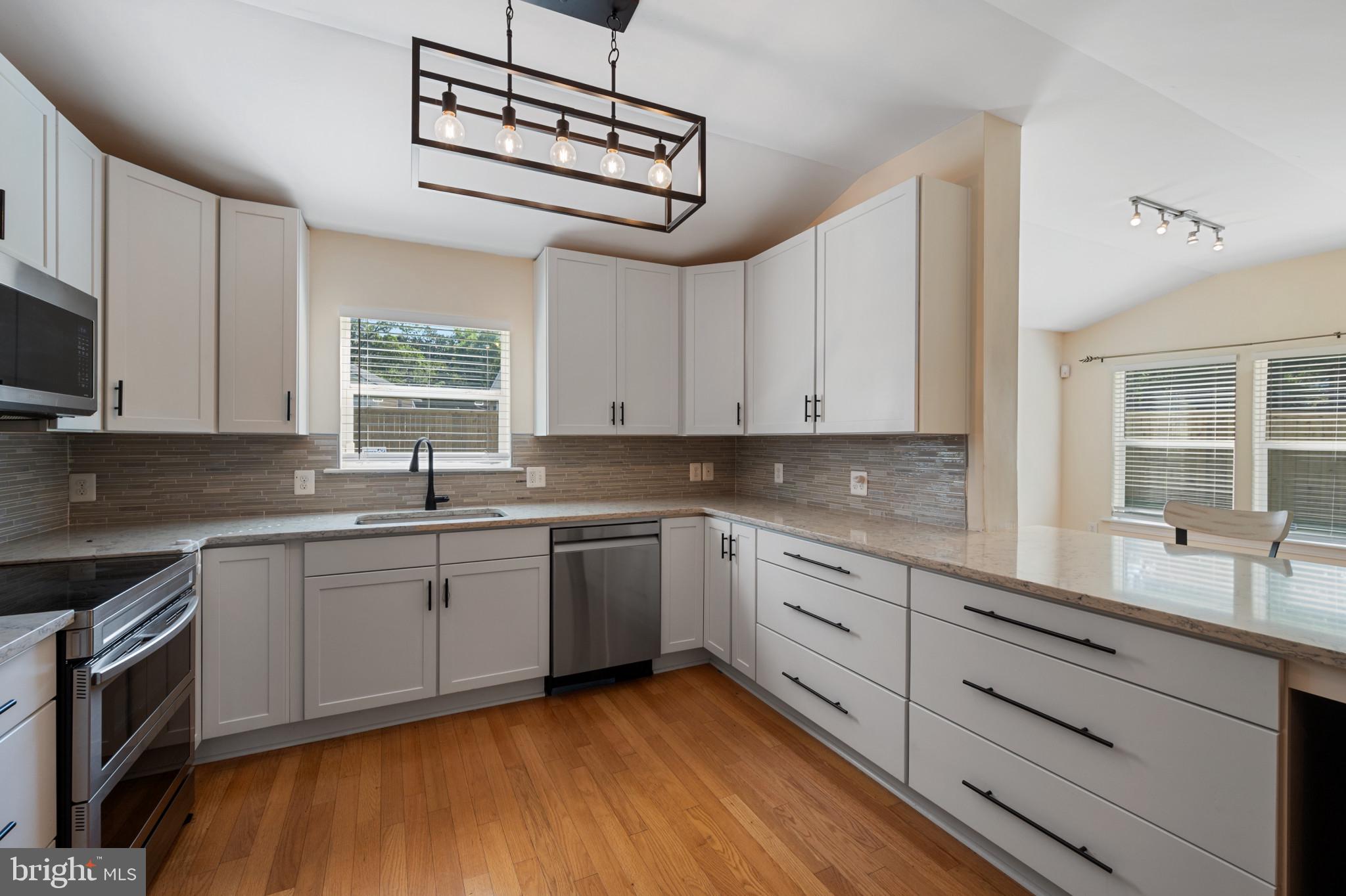 5518 Lanham Station Road Lanham, MD 20706 - Photo 5 of 30 Granite Countertops