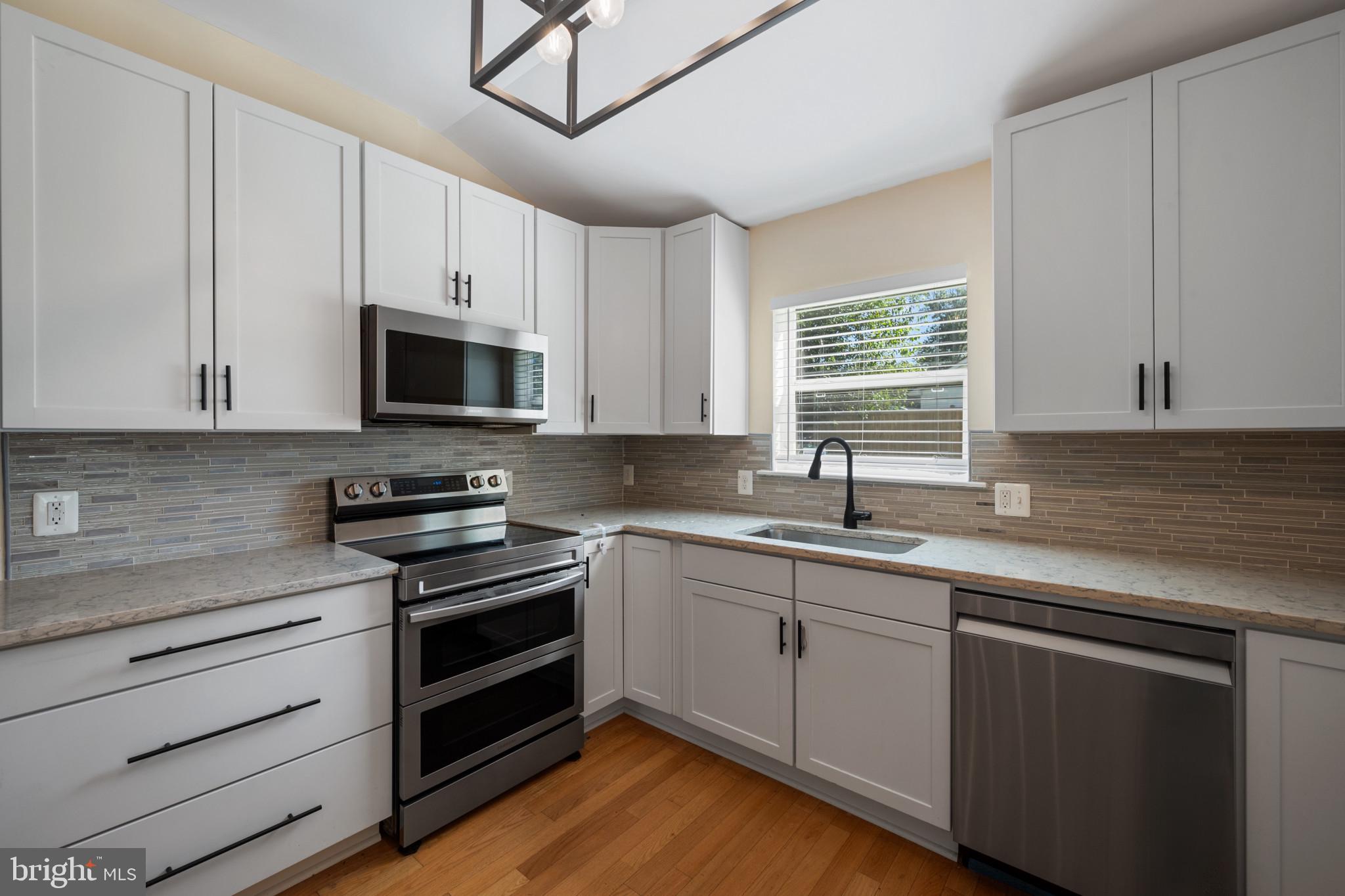 5518 Lanham Station Road Lanham, MD 20706 - Photo 7 of 30 Shaker Style Cabinets