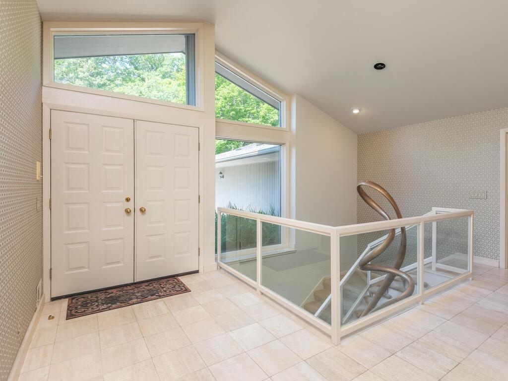 4755 Bayswater Road Shorewood, MN 55331 - Photo 7 of 42