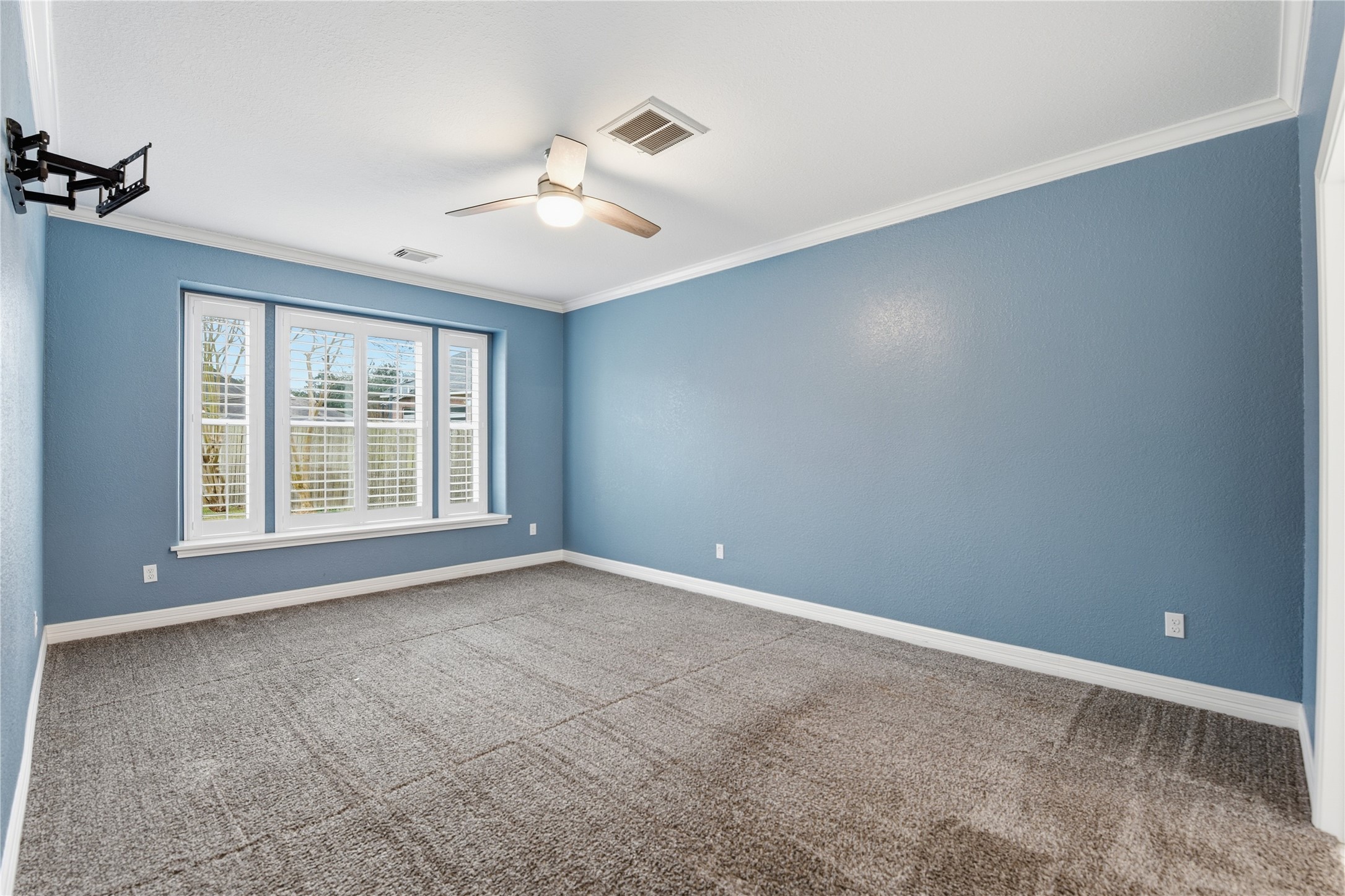 3130 Red Maple Drive Friendswood, TX 77546 - Photo 15 of 26 a view of an empty room with a window