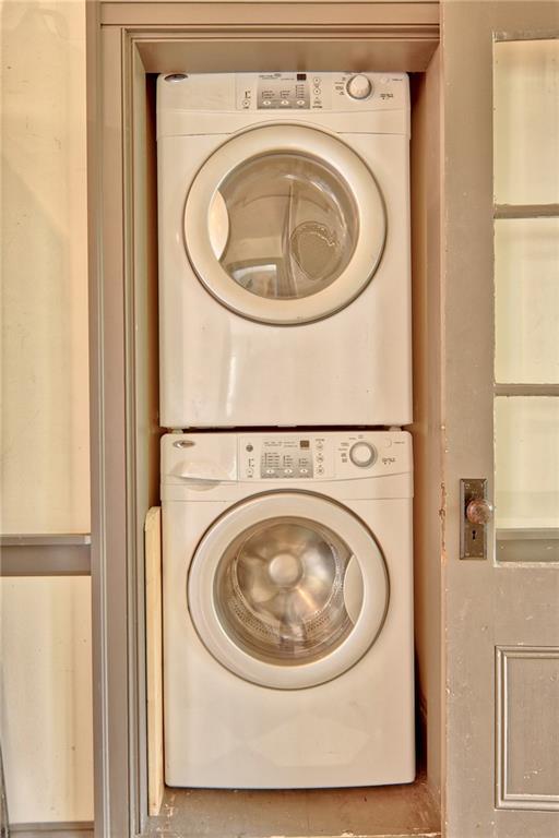 19 Robinson Road Newcastle, ME 04553 - Photo 17 of 35 Convenient stackables at end of...