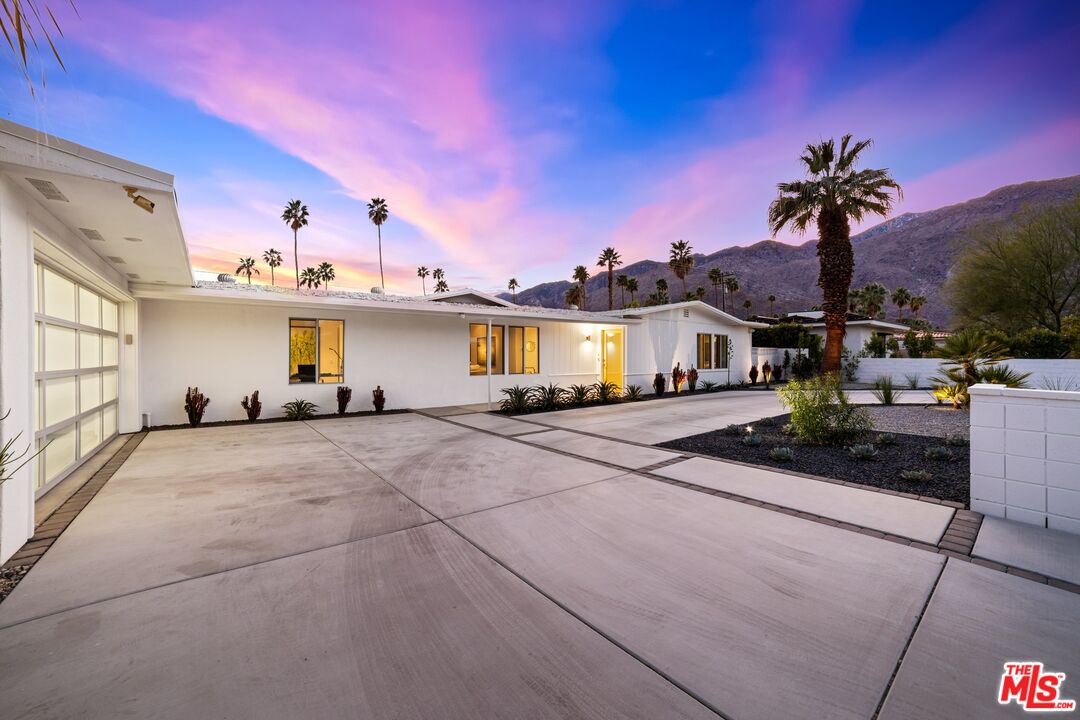 a view of a house with entertaining space