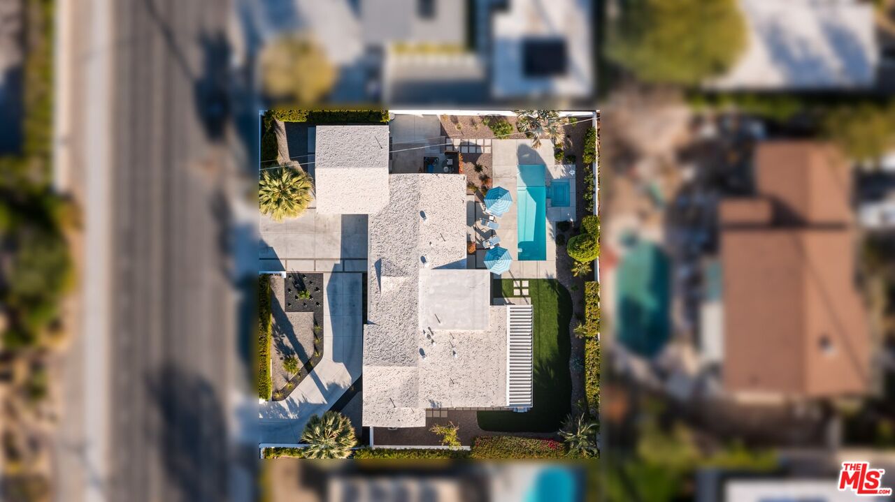 975 East Sunny Dunes Road Palm Springs, CA 92264 - Photo 36 of 40 a view of entryway