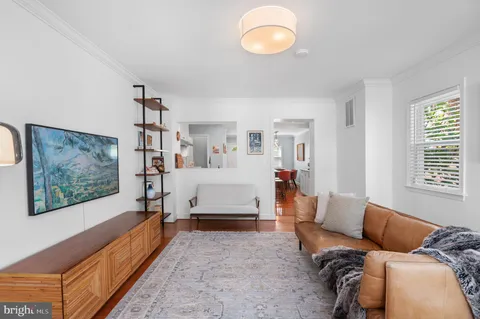 $1,000,000 | 414 East Bellefonte Avenue, Alexandria, VA 22301