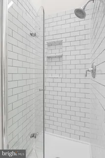 $1,000,000 | 414 East Bellefonte Avenue, Alexandria, VA 22301