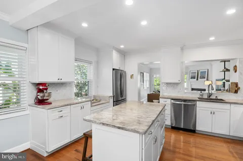 $1,000,000 | 414 East Bellefonte Avenue, Alexandria, VA 22301