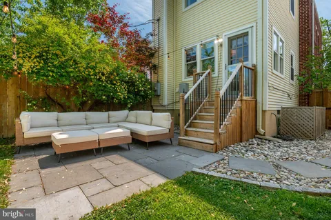 $1,000,000 | 414 East Bellefonte Avenue, Alexandria, VA 22301