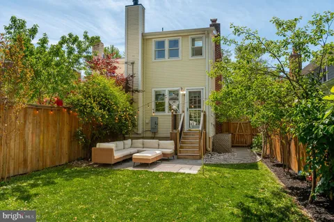 $1,000,000 | 414 East Bellefonte Avenue, Alexandria, VA 22301