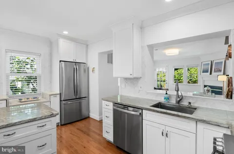 $1,000,000 | 414 East Bellefonte Avenue, Alexandria, VA 22301