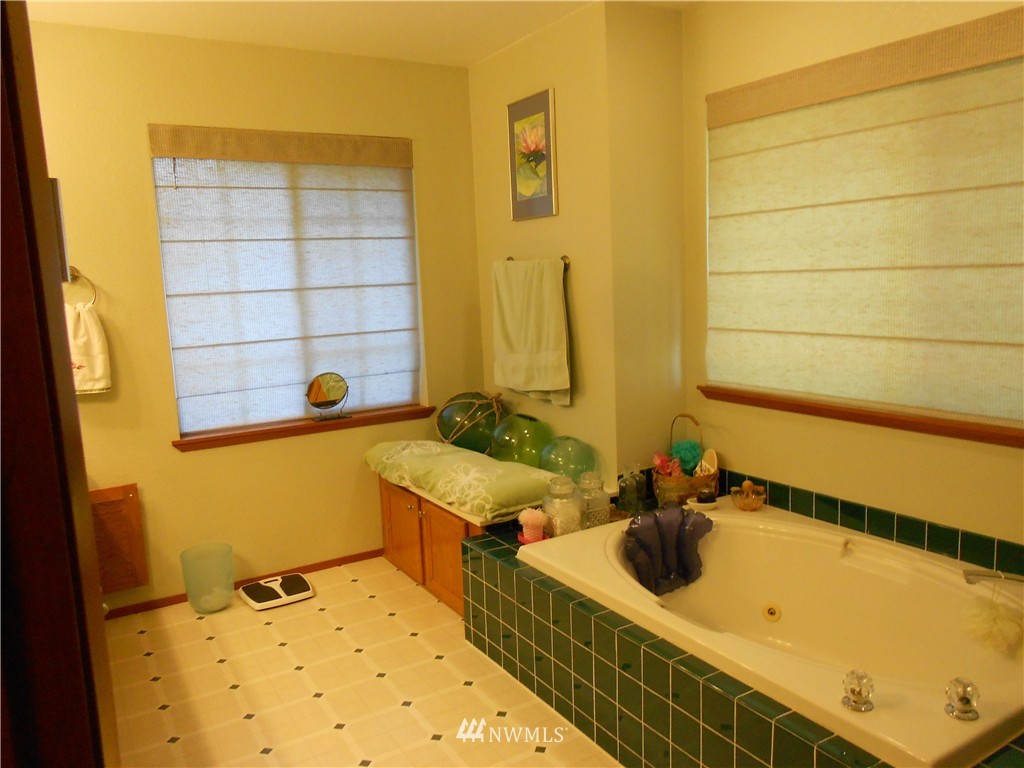 259 South Military Road Winlock, WA 98596 - Photo 17 of 25