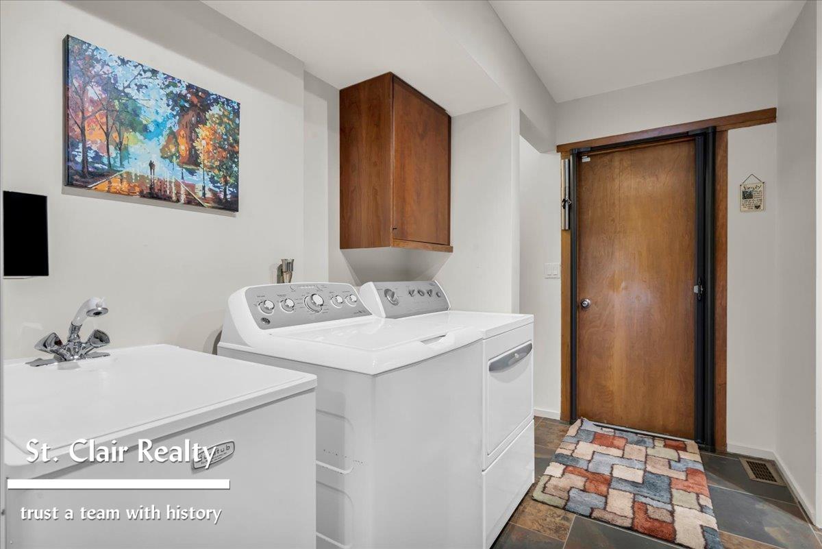 560 North Riverside Avenue St. Clair, MI 48079 - Photo 15 of 49