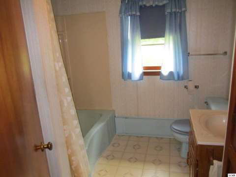 719 South Meridian Road Hudson, MI 49247 - Photo 8 of 9 20414229-7.JPG