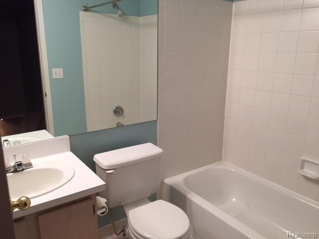 22356 Cape Cod Way, Unit 77 Farmington, MI 48336 - Photo 12 of 25