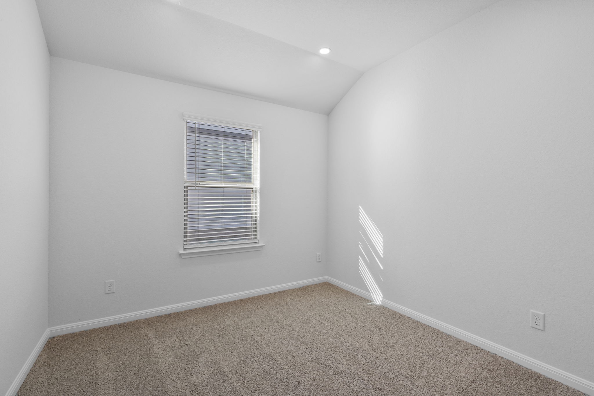 125 Hatari Trail Jarrell, TX 76537 - Photo 15 of 40