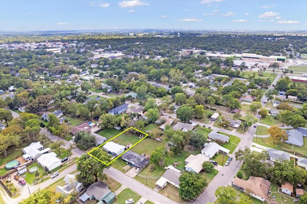 1309 Pine Street Bonham, TX 75418 - Photo 28 of 33 an aerial view of multiple house