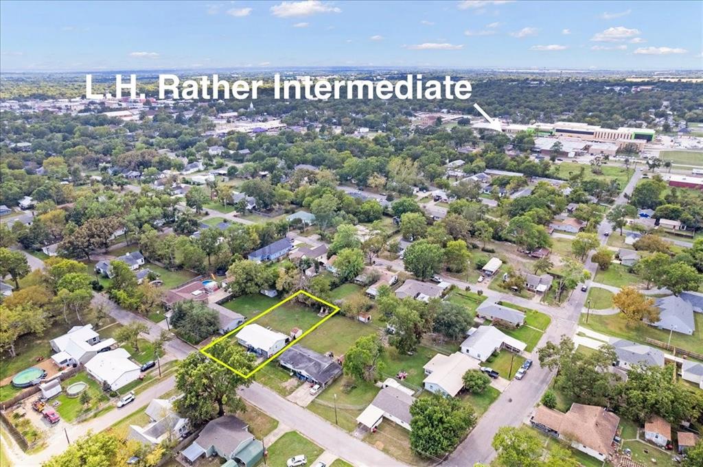 1309 Pine Street Bonham, TX 75418 - Photo 30 of 33