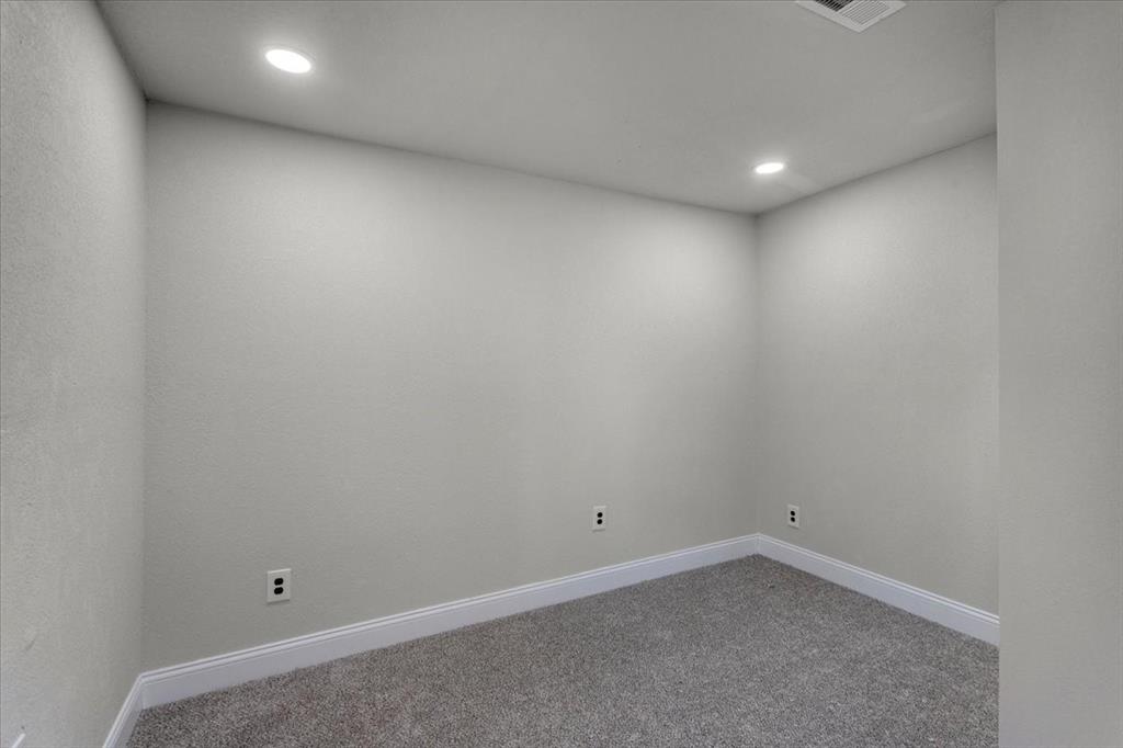 1309 Pine Street Bonham, TX 75418 - Photo 9 of 33 a view of room