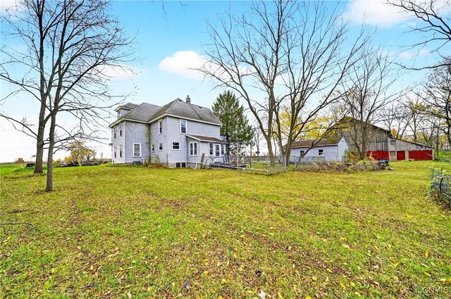 $450,000 | 5402 Highway 31, Clay, NY 13041