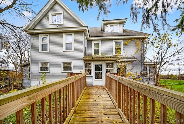 $450,000 | 5402 Highway 31, Clay, NY 13041