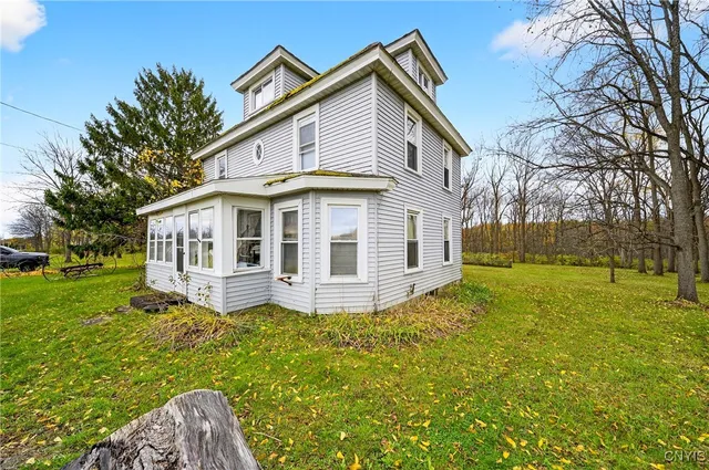 $450,000 | 5402 Highway 31, Clay, NY 13041