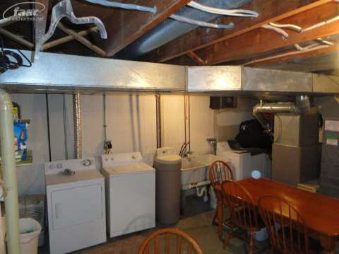 2212 Reid Road Flint, MI 48507 - Photo 14 of 16 20402413-13.JPG