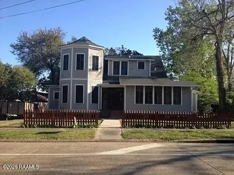 $1,725 | 215 Versailles Boulevard, Unit 3, Lafayette, LA 70501