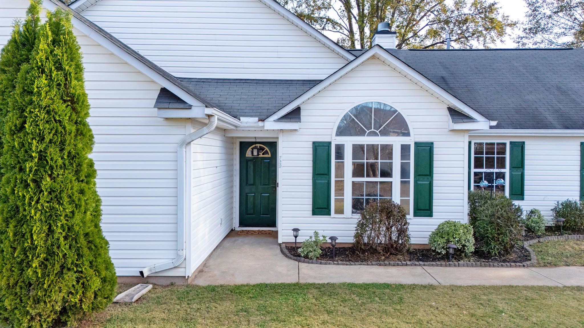 729 Onyx Circle Boiling Springs, SC 29316 - Photo 2 of 25