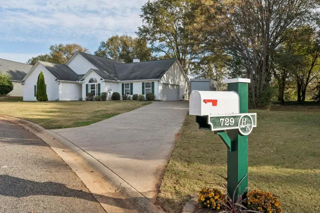 $279,677 | 729 Onyx Circle, Boiling Springs, SC 29316