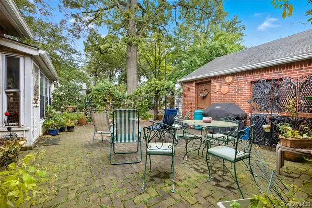 $799,000 | 101 West Elder Avenue, Floral Park, NY 11001