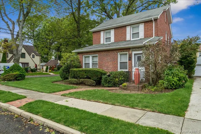 $799,000 | 101 West Elder Avenue, Floral Park, NY 11001