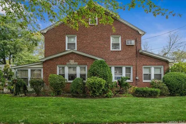 $799,000 | 101 West Elder Avenue, Floral Park, NY 11001