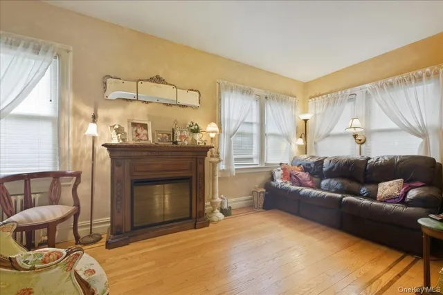 $799,000 | 101 West Elder Avenue, Floral Park, NY 11001