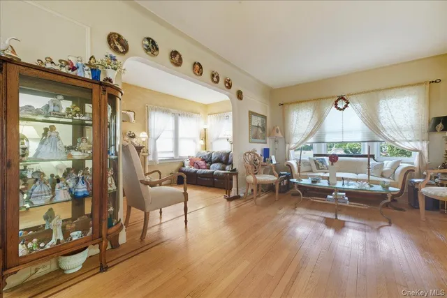 $799,000 | 101 West Elder Avenue, Floral Park, NY 11001