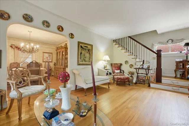 $799,000 | 101 West Elder Avenue, Floral Park, NY 11001