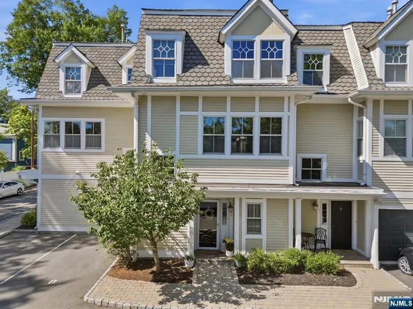 $899,000 | 66 South Fullerton Avenue, Unit 8, Montclair, NJ 07042