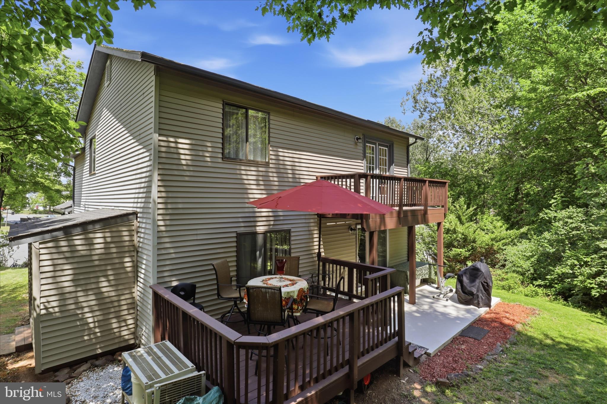 211 Keyes Court Sterling, VA 20164 - Photo 23 of 37 Upper Balcony off of primary bedroom