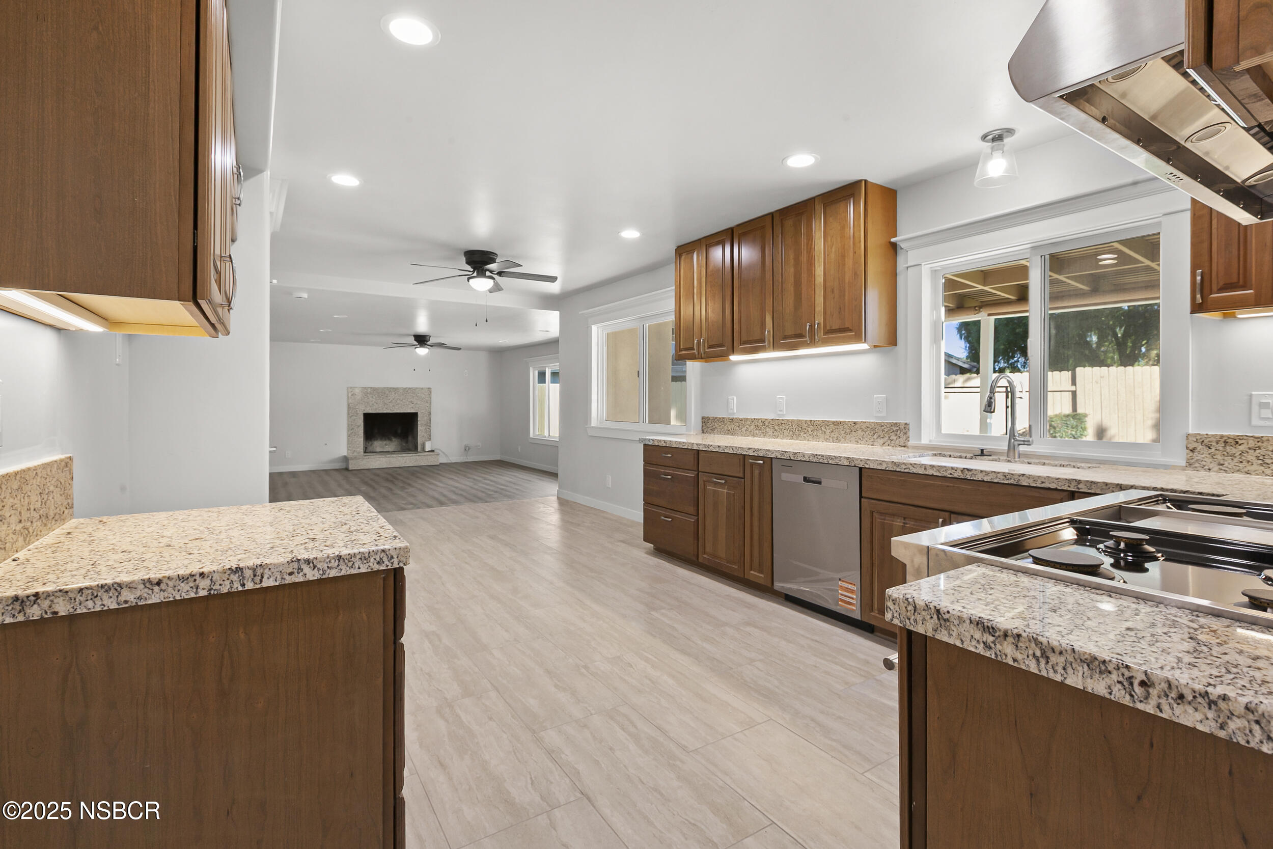 684 Clubhouse Drive Santa Maria, CA 93455 - Photo 4 of 41 10_img_3330