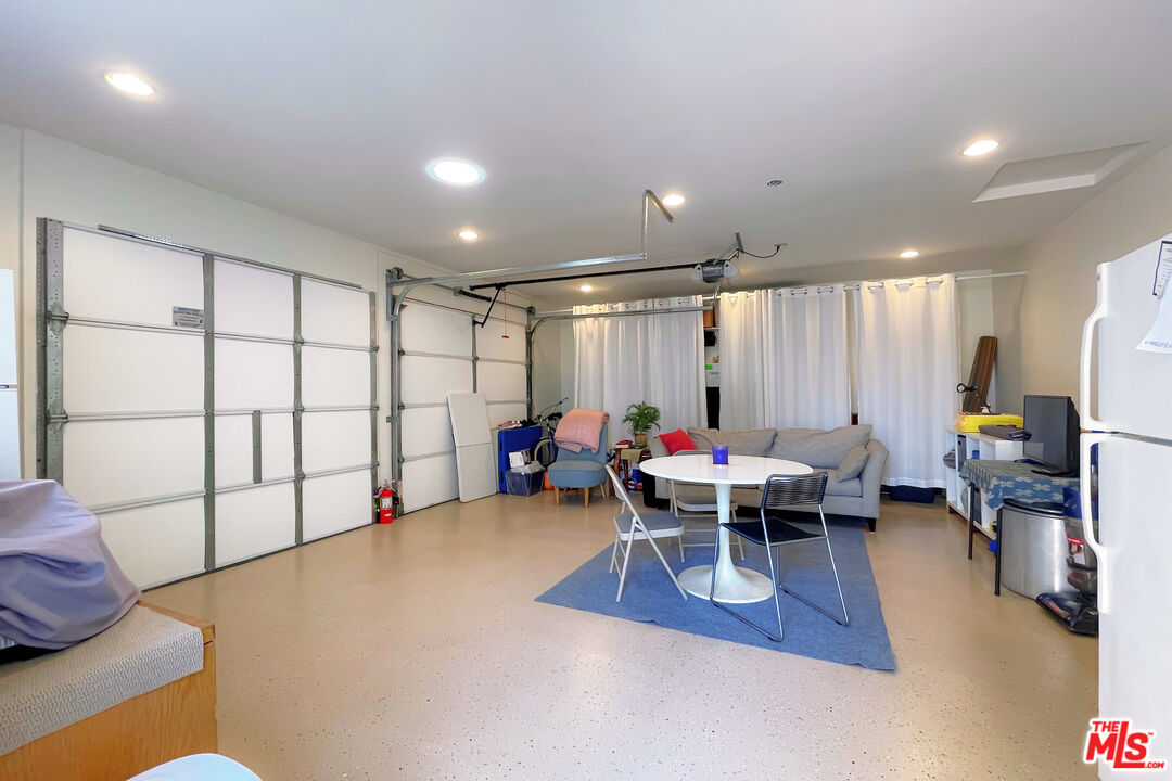 434 Manitoba Street Playa del Rey, CA 90293 - Photo 21 of 32 Gallery Image 21