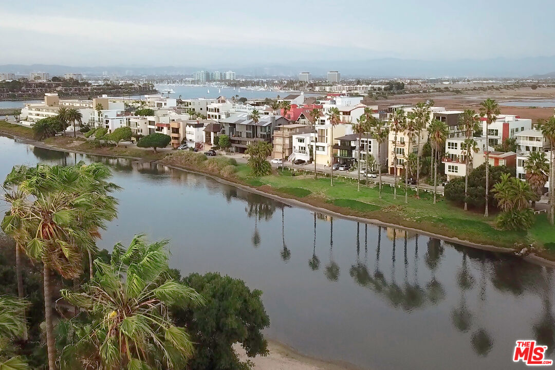 434 Manitoba Street Playa del Rey, CA 90293 - Photo 30 of 32 Gallery Image 30