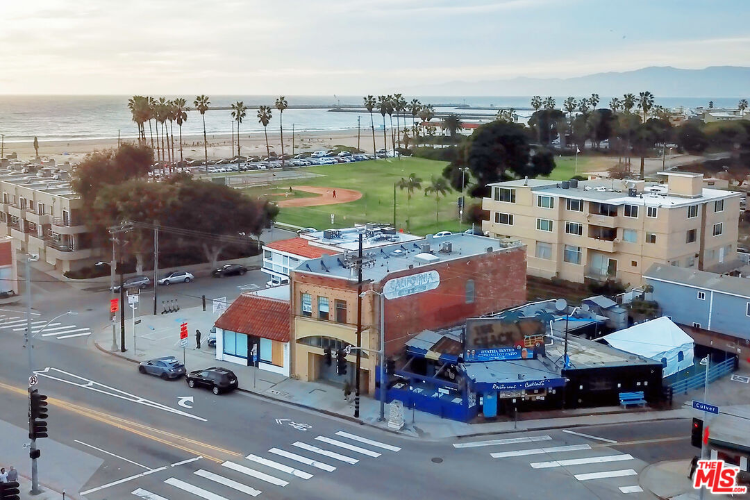 434 Manitoba Street Playa del Rey, CA 90293 - Photo 31 of 32 Gallery Image 31