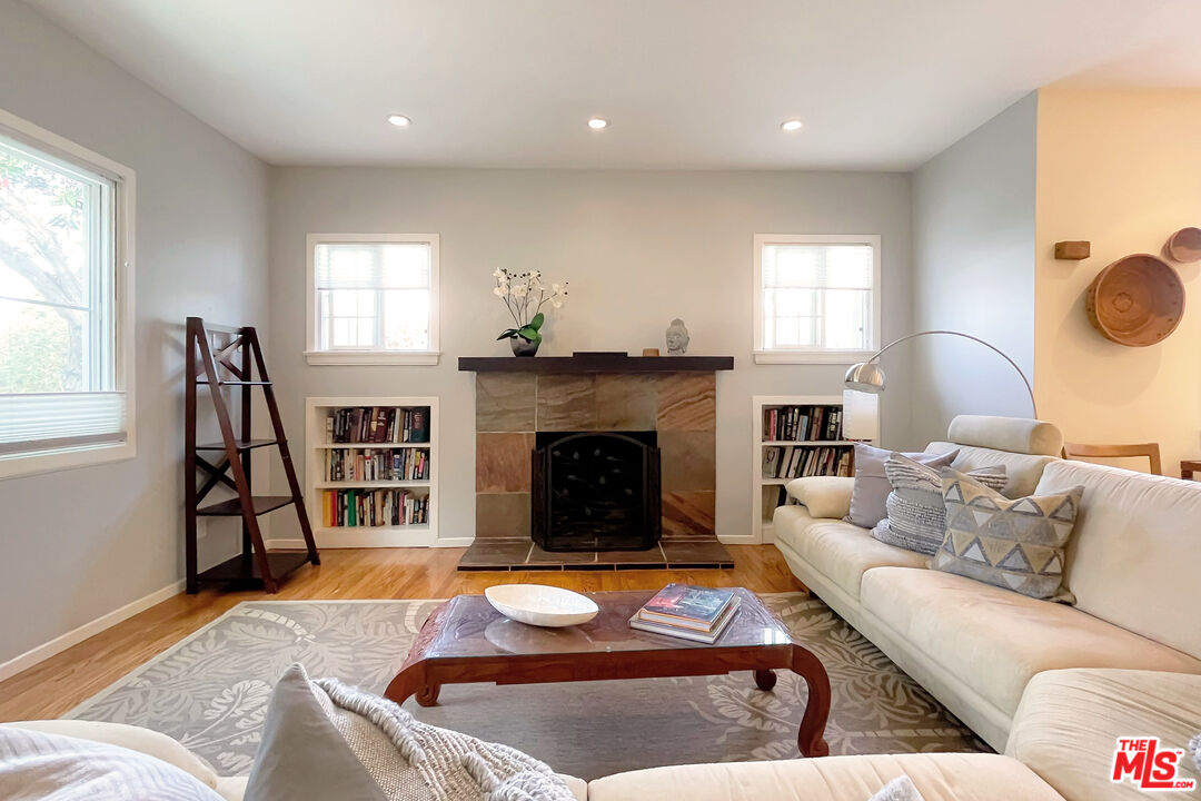 434 Manitoba Street Playa del Rey, CA 90293 - Photo 4 of 32 Gallery Image 4