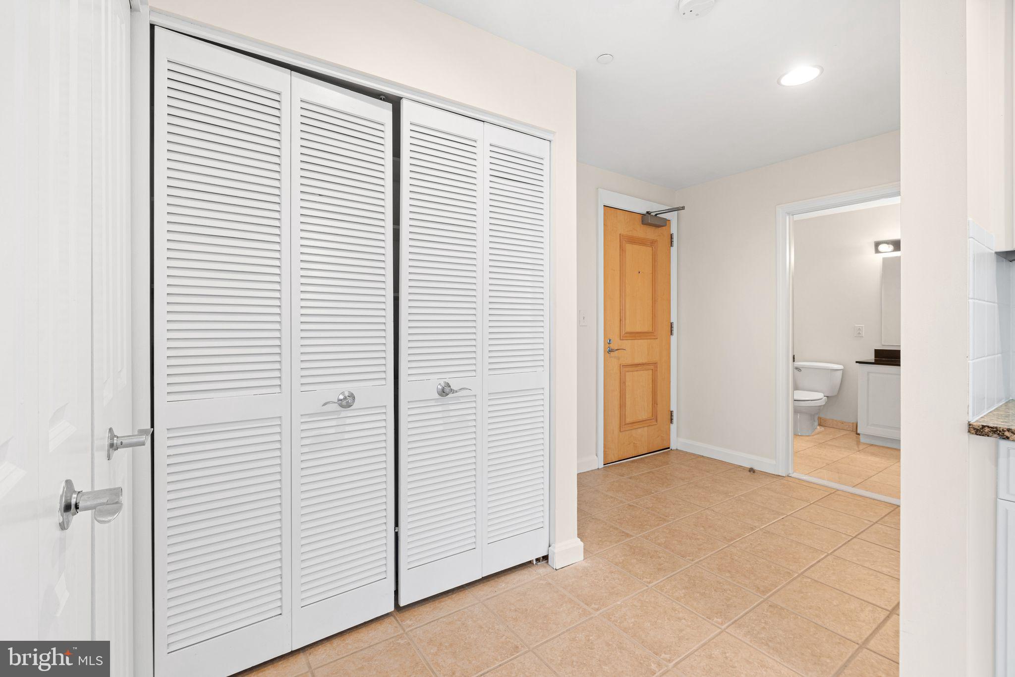 901 North Penn Street, Unit R506 Philadelphia, PA 19123 - Photo 5 of 10 a view of a room with a bathroom and a sink